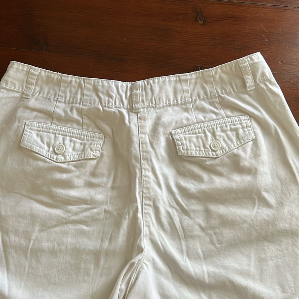 Talbots short size 12, stretch - Picture 2 of 3
